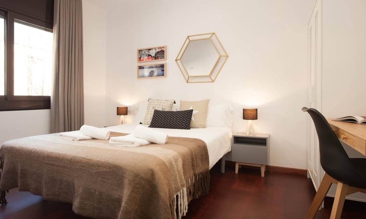 El Port Apartment | Europa Fira Apartment 12