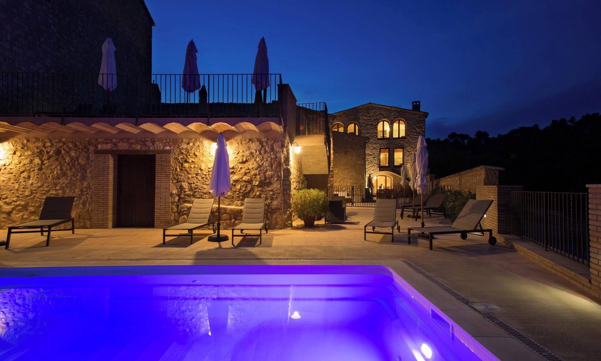 Orpi Apartment | Homerez - Welcoming apartment in Orpí with pool