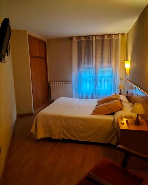 Cantonigros House | Hostal Cabrerès