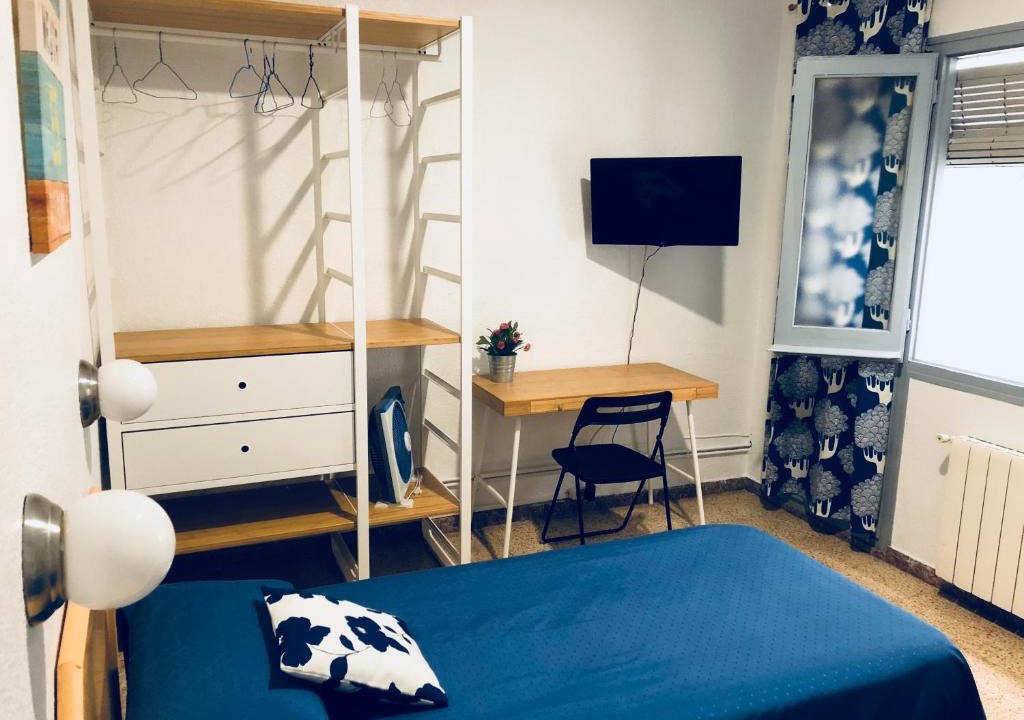 El Prat de Llobregat House | Hostal Carlos III