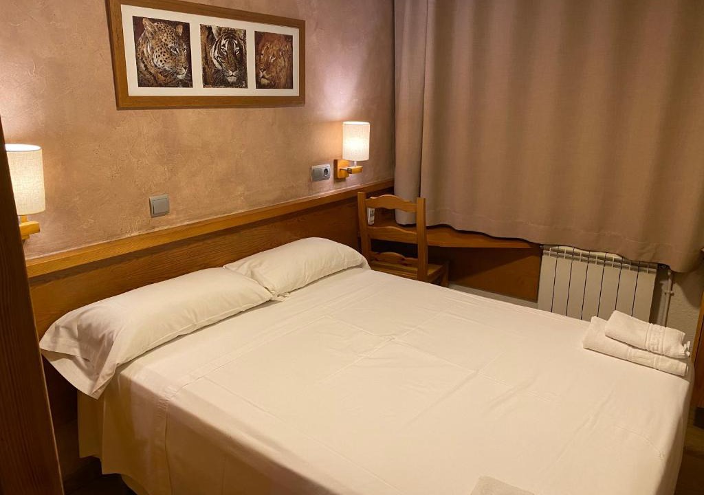 Cardedeu House | HOSTAL GALICIA CARDEDEU