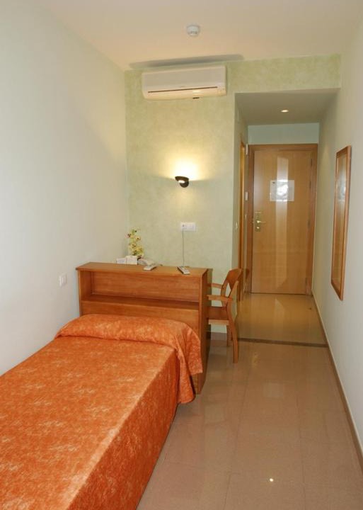 San Sadurni Hotel | Hotel Fonda Neus