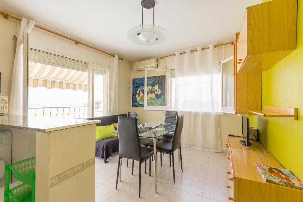Costa Dorada Apartment | INNOUTHOME Apartamento con WIFI y AA Balmes I