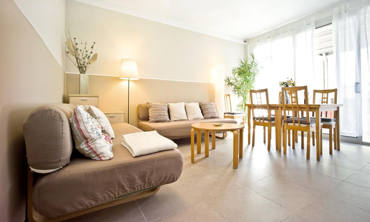 Les Corts Apartment | LARGE APARTMENT WITH LARGE TERRACE 6 PEOPLE