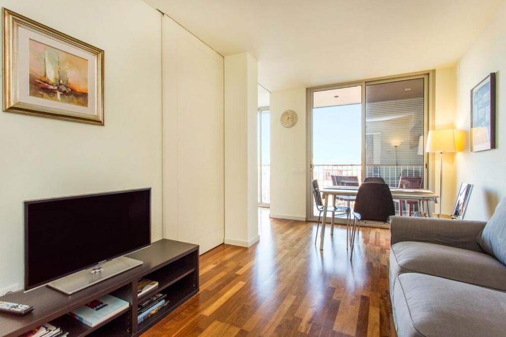 Sants Apartment | Luxurious 3 Bedroom Flat & Terrace in Sants