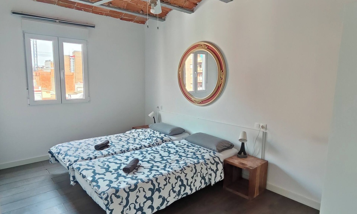 Collblanc y La Torrassa Apartment | Magnificent Apartment Camp Nou