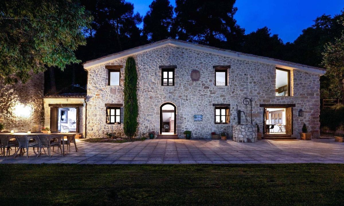 La Llacuna House | Masia Ventanell