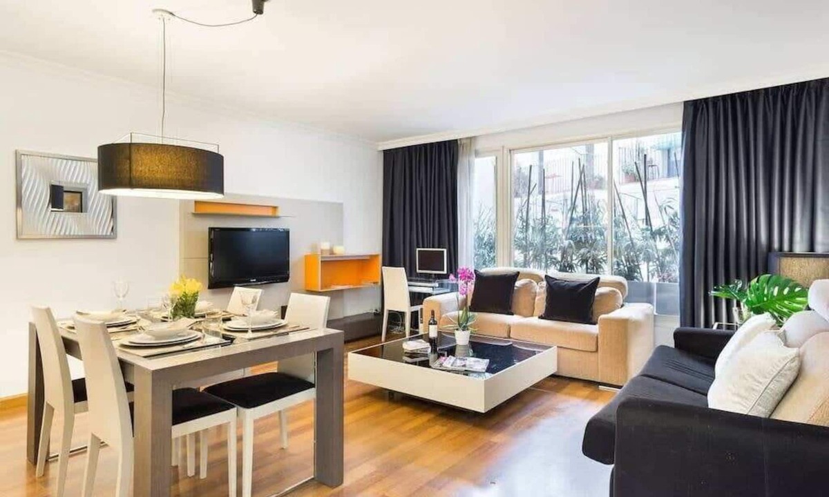 La Ribera Apartment | Placa Urquinaona|Central and comfortable 4BD 3BTH