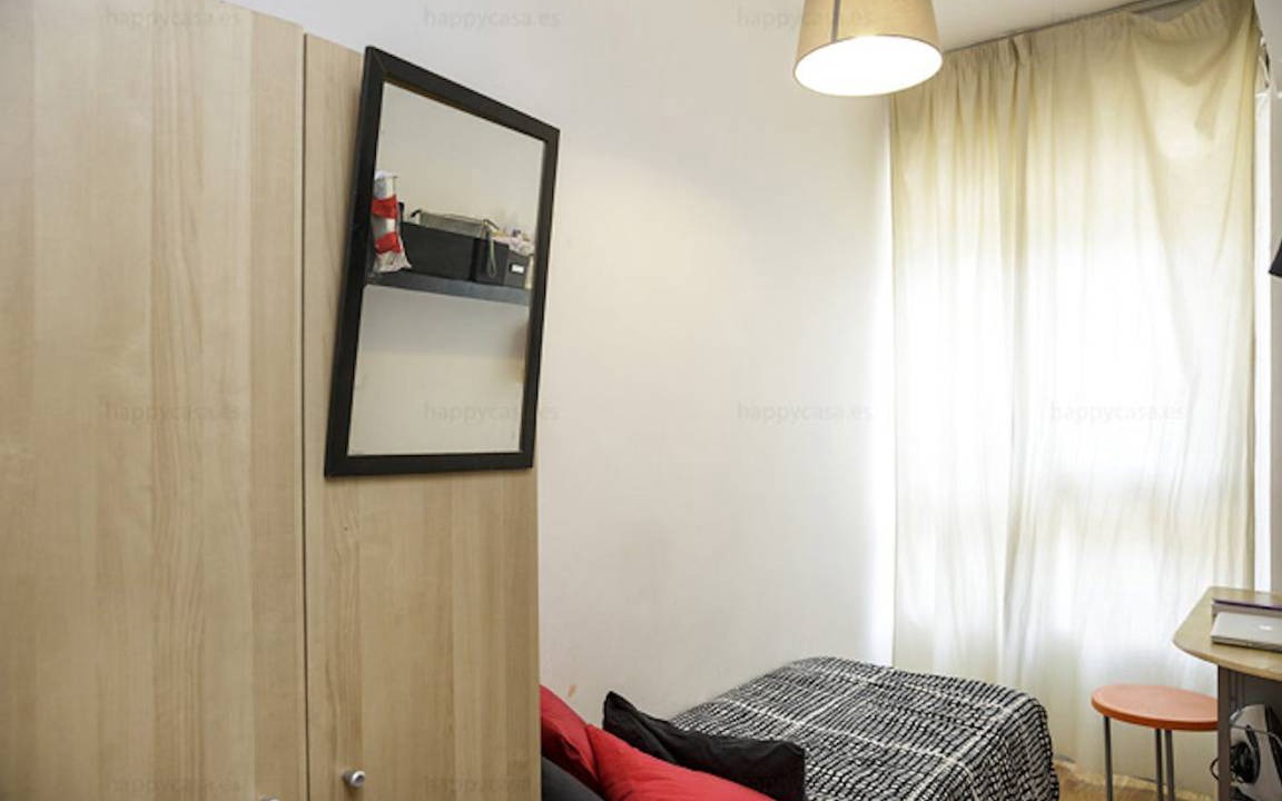 Les Corts Resort | Private room ∙ 1 bedroom ∙ 1 guest