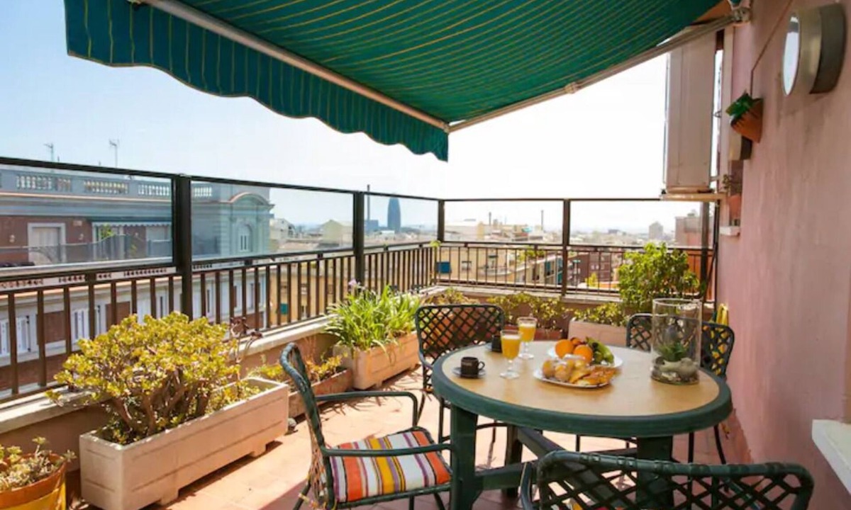 La Sagrada Familia Apartment | Private terrace overlooking Sagrada Familla in a quiet area