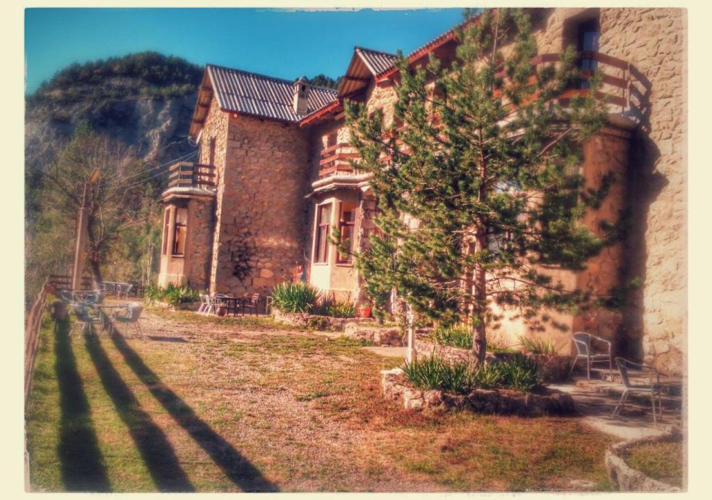 Castellar de N'hug House | Refugi Quatre Cases