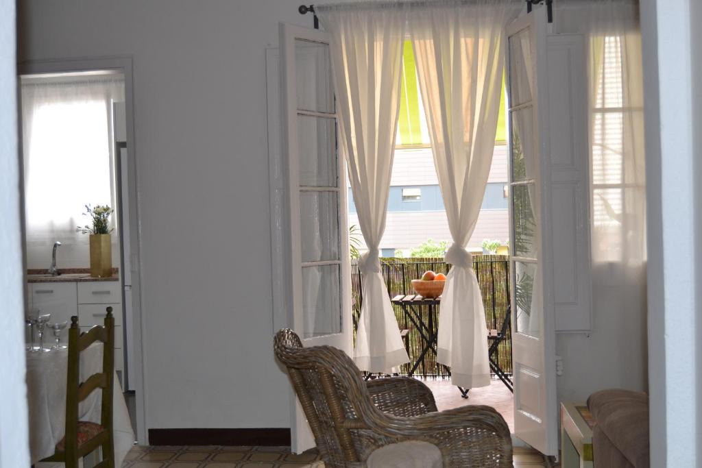 Les Corts Apartment | Santa Rosa, Balcón de Barcelona