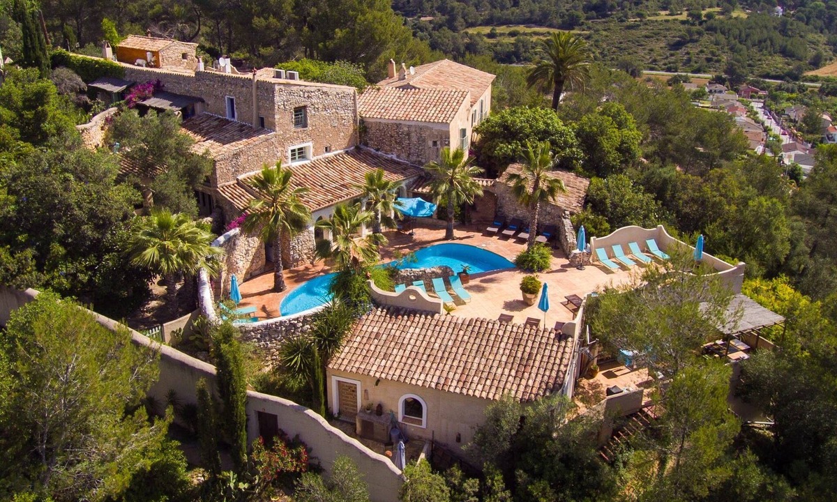Canyelles House | Sitges Hill Retreats - Masia Nur: 22 bedrooms divided over 9 houses, 44 guests