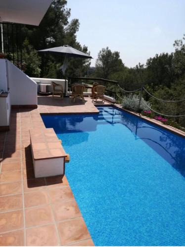 Vallpineda Apartment | Smallville - Sitges Apartamento independiente para 4 personas con piscina