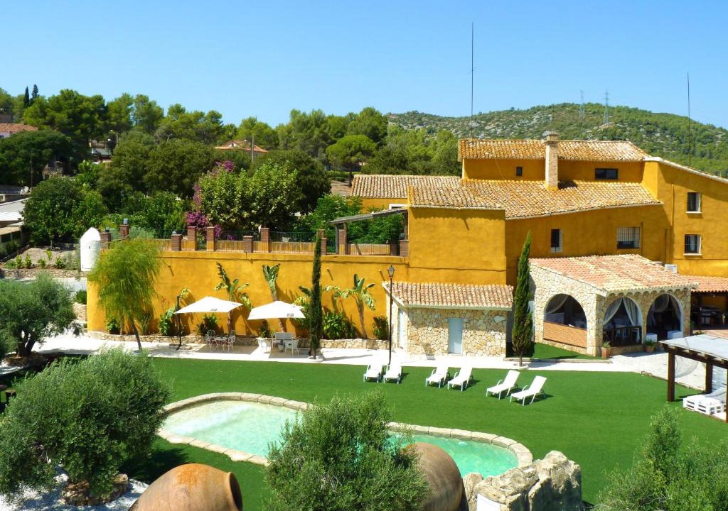 Can Trabal Villa | Spacious villa in Can Trabal with private pool and jacuzzi 980 m²