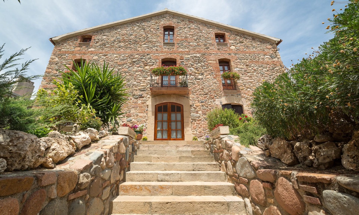 Corro de Vall Apartment | Stone corner in Barcelona