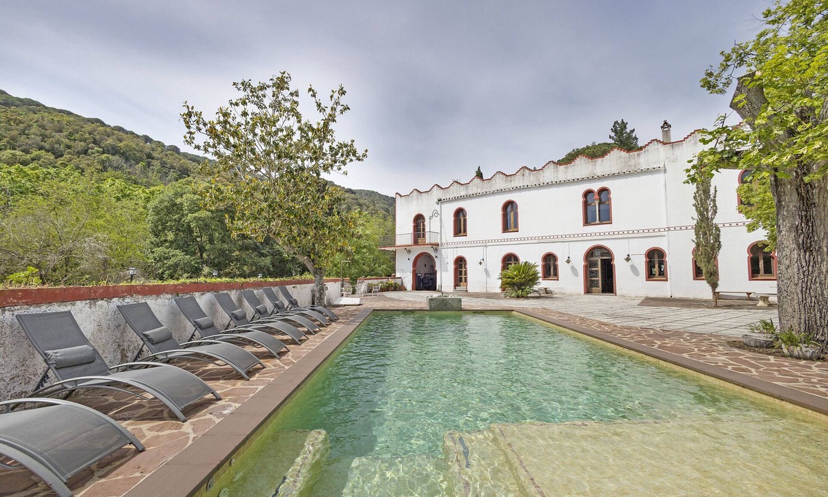 Arenys de Munt Villa | Villa 'El Cortijo' with Mountain View, Pool, Garden, Terrace & Wi-Fi