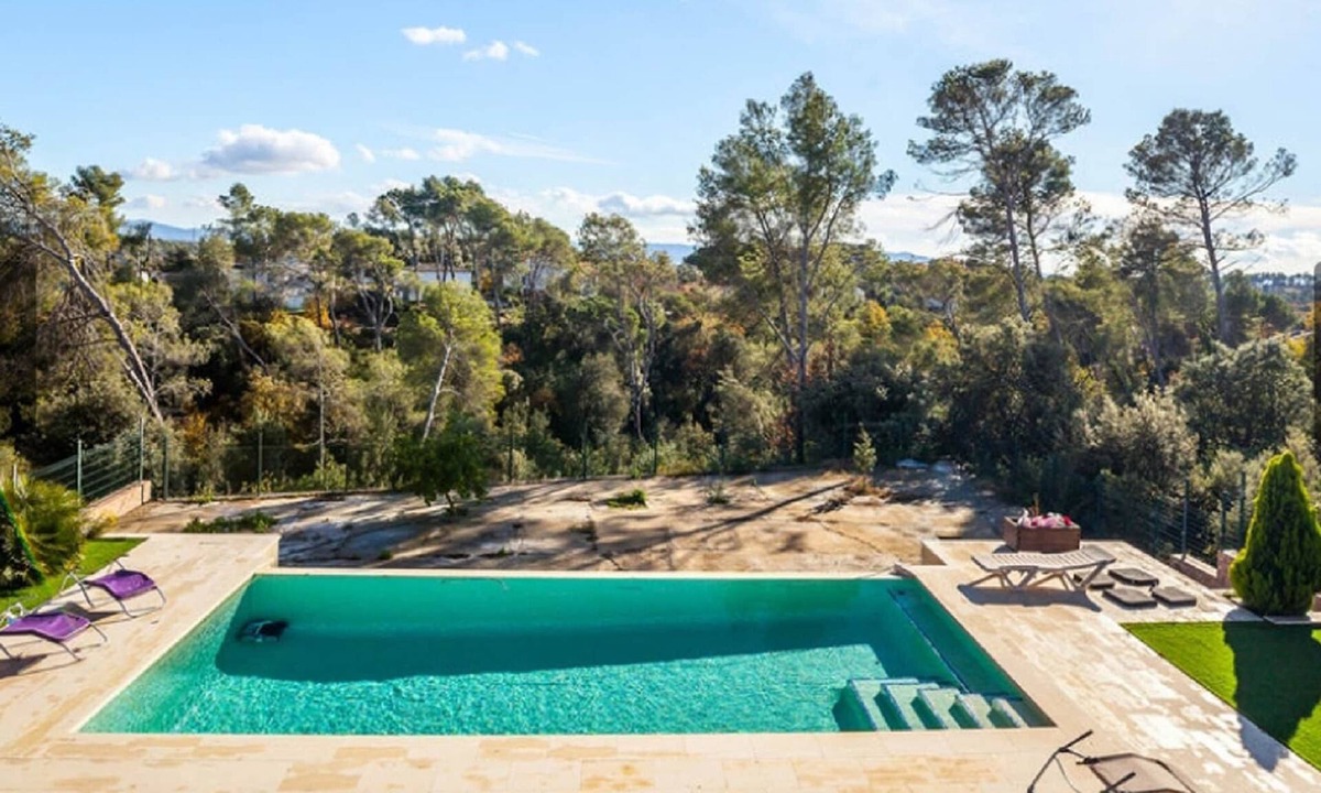 Castellar del Riu Villa | Villa in Castellar del Riu with Pool & Pyrenees