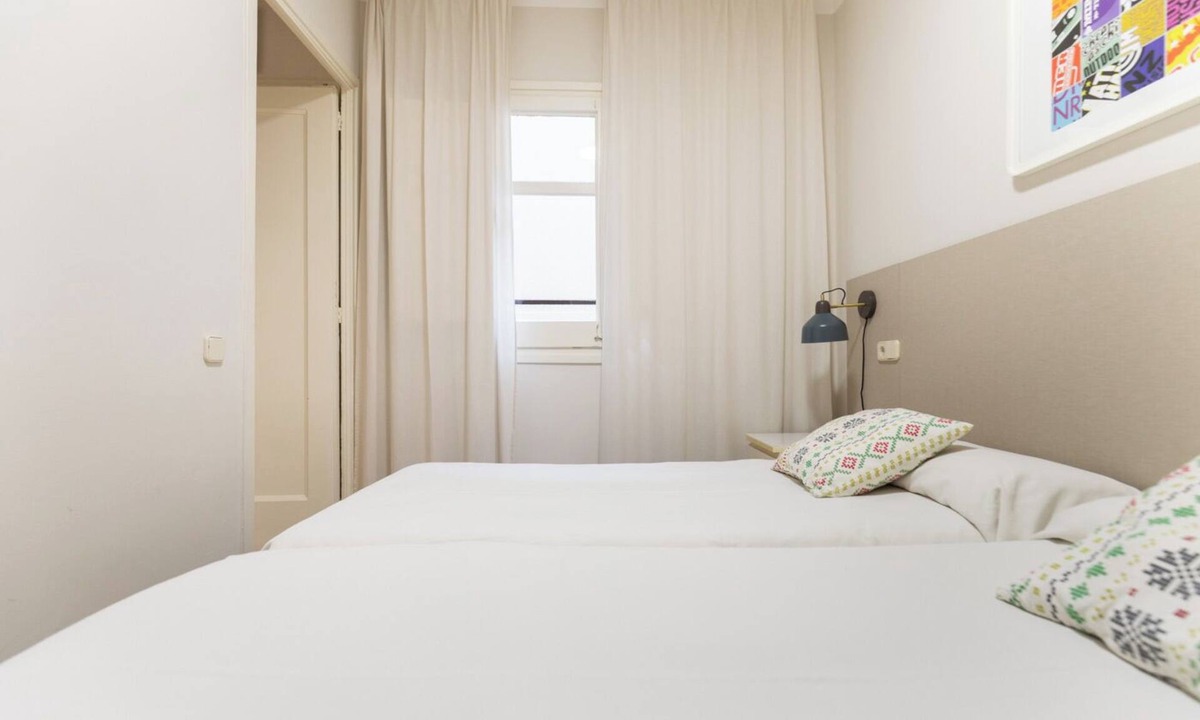 El Baix Guinardo Apartment | Weflating SANT PAU - Comf 4 BDR