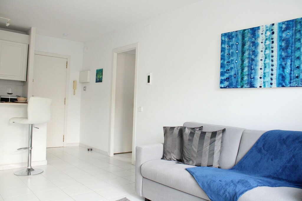 Sitges Town Center Apartment | White Penthouse