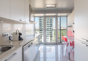 808 - Beachfront Apartment w/Pool