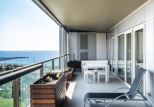 808 - Beachfront Apartment w/Pool