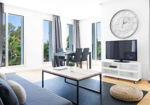 Amazing 2 bedrooms front of the Beach