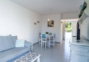 Apartment with terrace a few steps from the beach