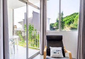 Apartment with terrace a few steps from the beach