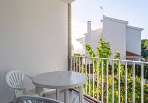 Apartment with terrace a few steps from the beach