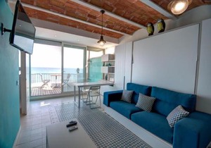 Blue sea front by Hello Homes Sitges