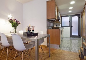 Duplex with 3 habit 6 pax near the Teknon with access to pool - Free WiFi