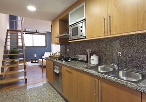 Duplex with 3 habit 6 pax near the Teknon with access to pool - Free WiFi