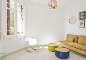 Elegant and spacious 2 bedroom apartment in Barcelona with private balcony