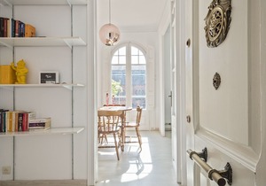 Elegant and spacious 2 bedroom apartment in Barcelona with private balcony