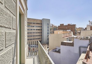 Great 3-bedroom apartment ideal for families near Sants Station