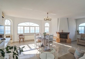 Malvasia Family Sea View Apartment