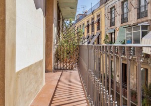 Newly Built El Born 2BR, near Beach, by Blueground
