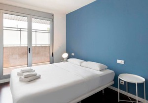 Olala Port Forum 3-Bedroom Apartment with Balcony