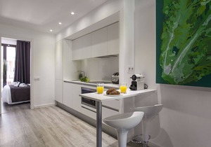 One bedroom with lovely balcony next Plaza España