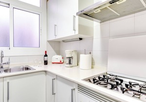 Spacious 4 Bedroom Apartment Fira BCN & Camp Nou
