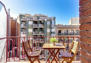 Spacious 4 Bedroom Apartment Fira BCN & Camp Nou