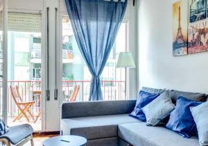 Spacious 4 Bedroom Apartment Fira BCN & Camp Nou