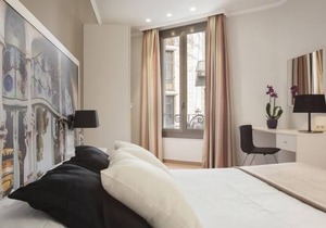 Spacious and bright apartment in the center