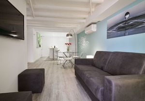 Stylish next to Plaza España, Fira
