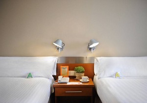 Tres Torres Atiram Hotels
