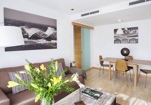 Your 2 rooms and 2 bath home 200m from the beach