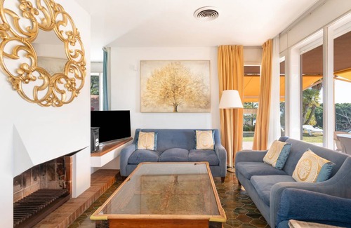 Sant Vicenc de Montalt Villa | 100 m² Villa ∙ 4 bedrooms ∙ 8 guests
