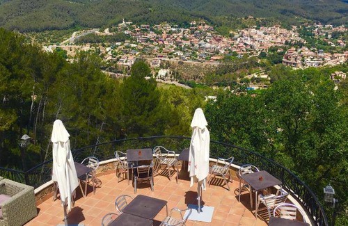 Torrelles de Llobregat Hotel | 100 m² Hotel ∙ 127 guests