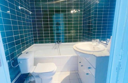 Sabadell Resort | 100 m² Private room ∙ 1 bedroom ∙ 2 guests